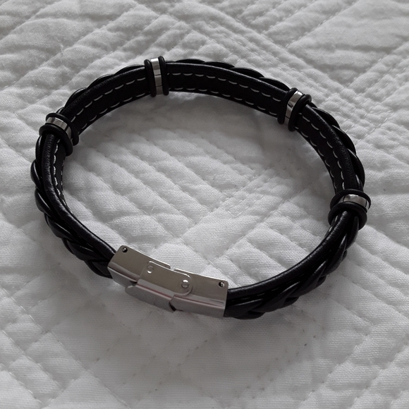 Goldmark AU Men's Leather and Stainless Steel Bracelet - Picture 3 of 3
